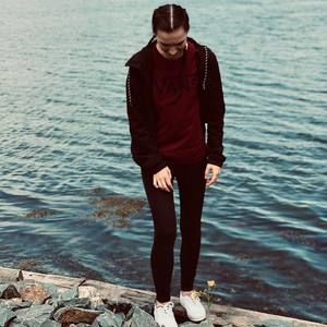 Meet your Posher, Dominique